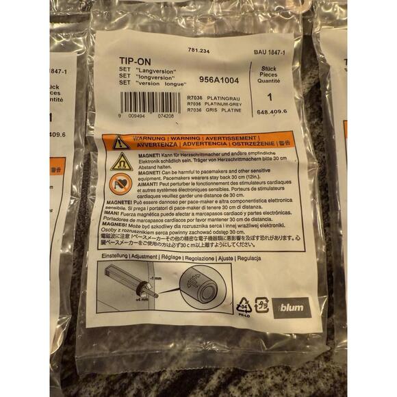 Lot Of 10 Blum Magnetic TIP-ON White 956A1004 Mechanism for Large Doors INSET - Picture 2 of 3